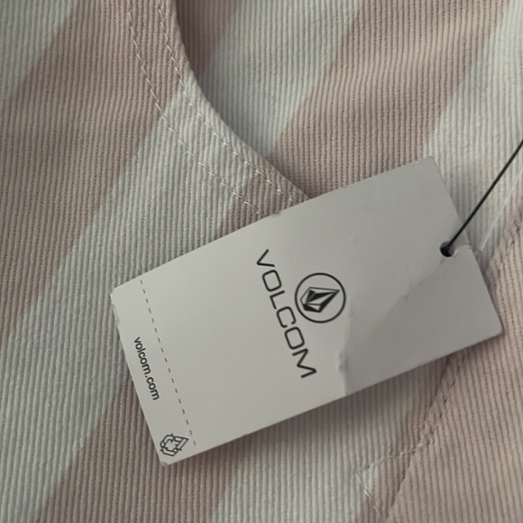 VOLCOM STRIPES SHORTS - Picture 2 of 2